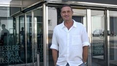 Javi Recio, este jueves frente a las instalaciones del complejo hotelero Forum Ceao