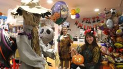 La c�ntrica tienda de Pontevedra, Meli Fiesta, concentra buena parte de las ventas para Halloween