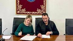 La alcaldesa de Ribadavia, Noelia Rodr�guez, y el presidente de Establecementos Asociados do Ribeiro, Ra�l Mato