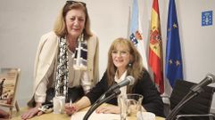 Vilela, firmando un exemplar da s�a novela na Casa de Galicia en Madrid 