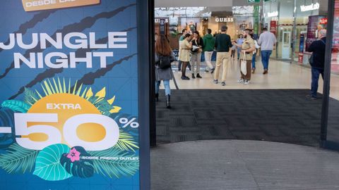 Promocin de Jungle Night en el centro comercial de Culleredo.