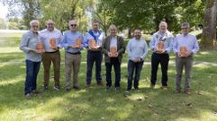 Jos� Figueiras, Isidro Varela, Pedro Gonz�lez, Jos� Fern�ndez, Ram�n Antelo, Diego Iglesias, Manuel Pensado y Ram�n Antelo, ayer en el San Marti�o.