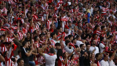 Derbi asturiano entre el Real Sporting de Gijon y el Real Oviedo en El Molin�n