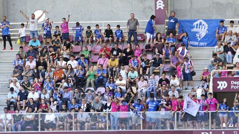 Aficionados del Ourense CF en la grada visitante de Pasarn 