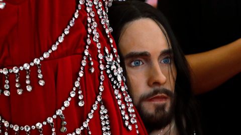 Jared Leto pos con una recreacin de su cabeza