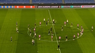 Los c�lticos entrenaron por espacio de una hora en el escenario que albergar� el partido.