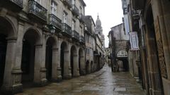 La R�a do Vilar, en pleno coraz�n de la zona monumental compostelana, completamente desierta por las nuevas restricciones anticovid