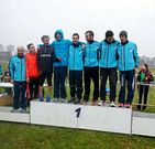 Los integrantes del equipo pontevedr�s, en el podio de Friol.