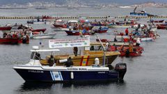 A mediados de mayo, cofrad�as, pescadores de bajura y mariscadores protestaron contra el control digital de los barcos m�s peque�os en distintos puertos, como A Illa de Arousa, en la imagen