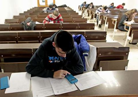 Olimpiada de qumica en la Facultad de Ciencias de Lugo.