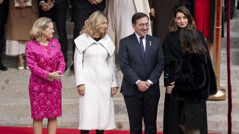 Nadia Calvio, Yolanda Daz, Jos Manuel Albares, Pilar Llop y Margarita Robles, durante la ceremonia