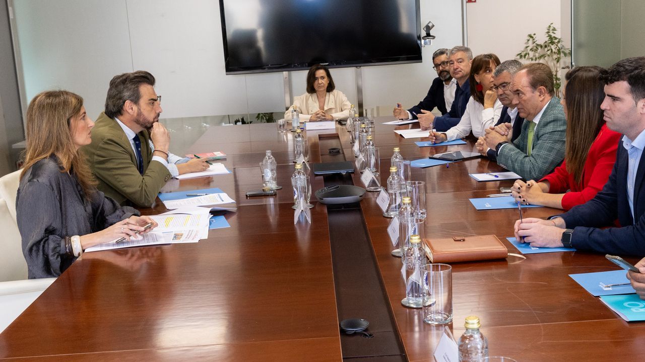 La Xunta trasladó a los alcaldes los refuerzos para las mancomunidades