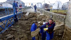 Obras de reconstrucci�n de un cubo de la Muralla de Lugo en Porta Mi�� hecha en enero del 2006