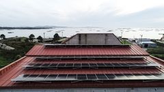 Paneis solares que forman parte da comunidade enerx�tica da Illa