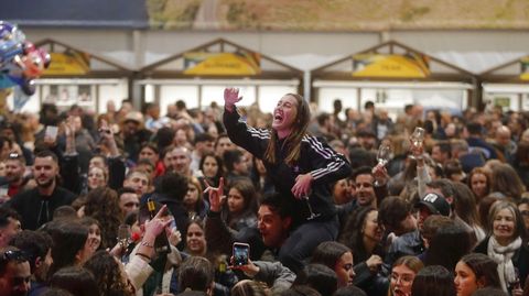 La carpa de la Feira do Vi�o de Amandi estuvo abarrotada el s�bado por la noche
