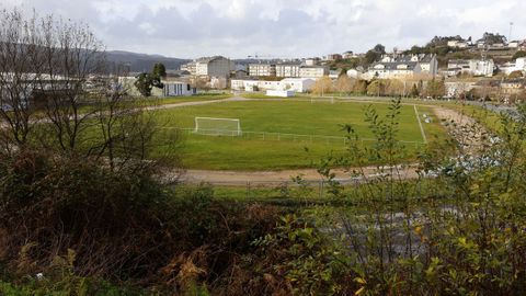 En Lavandeiras, en Celeiro (Viveiro), no se puede jugar tras numerosas inversiones porque aun faltan ba�os p�blicos.