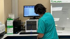 El hospital de Barbanza dispone desde diciembre de un analizador de PCR que ofrece resultados a los 40 minutos