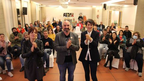 Efrn Castro junto a Ana Pontn, a la derecha, y la edil en Sarria, Mnica Lpez