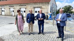 Tom�, en el centro, y el presidente de la confederaci�n el Mi�o-Sil, a la izquierda, ayer en el Compa��a