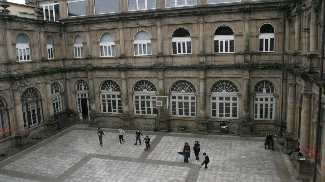 La comunidad jesuita se despide de Compostela tras cien años
