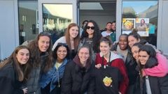 Foto de familia del evento solidario organizado el pasado a�o por Claire Melia.