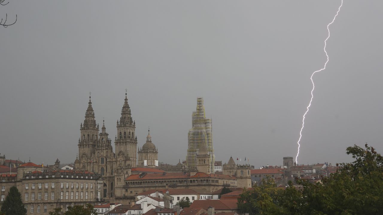 Las tormentas golpean Galicia con más de 2.400 rayos