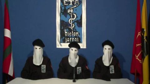 Imagen de vdeo de la rueda de prensa de ETA el 20 de octubre del 2011 cuando anunci que dejaba las armas