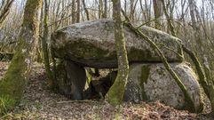 El dolmen de Leira Raparada, situado en la parroquia de Vilat�n