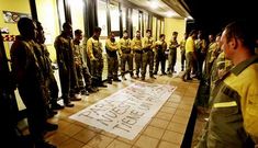 Brigadistas de Laza, durante el encierro que mantuvieron en su base. 