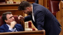 Los portavoces del PNV, Aitor Esteban, y de ERC, Gabriel Rufian, en el pleno el 3 de marzo en el Congreso