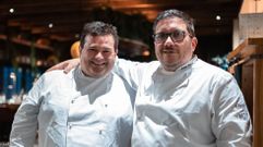 Marcos Mor�n (izquierda) y Pablo Pizarro (derecha) arrancaron el servicio conjunto en el Boanerges con la ya famosa Empanada Viajera y un bocadillo crujiente de quesos asturianos. Entre los platos de Mor�n no falt� su particular visi�n de la fabada asturiana y un lenguado en blanco, adem�s de un postre c�trico; y el coru��s ofreci� una selecci�n de platos con el sello de Ceo da Boca.