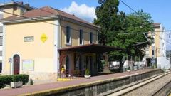 Estaci�n ferroviaria de Colloto, una de las seis que Adif mejorar� en cuanto a pasos entre andenes