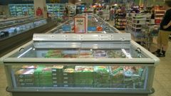 Comida halal en la secci�n de congelados de un supermercado