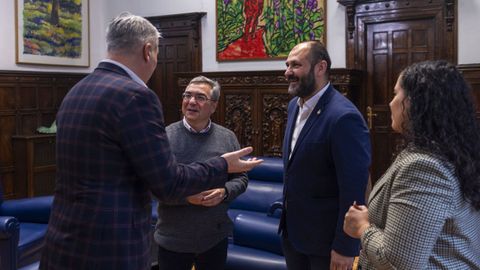 Luis Menor, con representantes del colegio de ingenieros t�cnicos agr�colas.