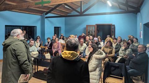 Lleno en el estreno del Cinema F�rum de la parroquia de Carracedo, en Caldas