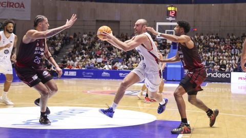 Imagen del partido entre el Obradoiro y el Lleida del domingo.