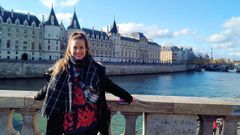 Ver�nica Crespo, una asturiana que trabaja en Francia como auxiliar de conversaci�n, con ni�os de entre 13 y 18 a�os