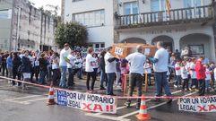 Junto a los padres de alumnos del colegio de Os Dices estuvieron responsables de las federaciones de Anpa, as� como miembros de la comunidad educativa y representantes pol�ticos.