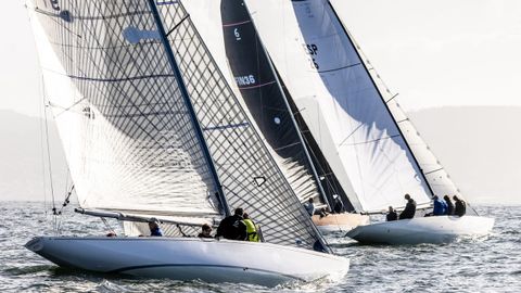 Los 6 Metros navegando este sbado en Sanxenxo