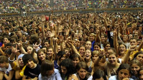 El Coliseum lleno hasta la bandera en el concierto del 2004