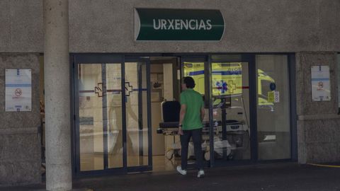 Imagen de archivo de la entrada a Urgencias del CHUS. 