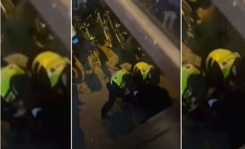 El momento de la detenci�n del reportero fue captado y difundido a trav�s de las redes sociales