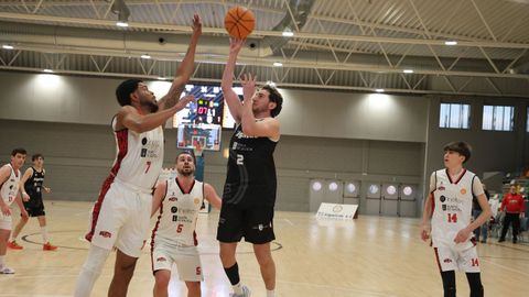 Imaxe dunha acci�n do �ltimo partido de Liga xogado polo Sigaltec na s�a cancha, fronte ao Santo Domingo Betanzos.