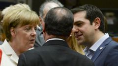 Hollande, entre Tsipras y Merkel hoy en Bruselas