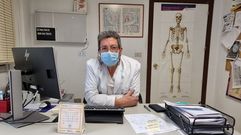 Pablo Deramond es m�dico en el centro de salud de A R�a de Valdeorras