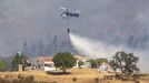 Labores de extinci�n del incendio que amenaza a Almonaster La Real, en Huelva