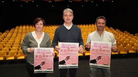 El alcalde present el concierto junto a la concejala de Cultura y el director de la Escuela de Msica.