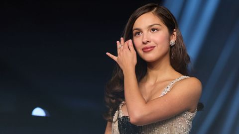 Olivia Rodrigo, con un dos piezas de Armani Privé