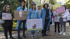 Trabajadoras de escuelas infantiles manifest�ndose este mi�rcoles en Santiago