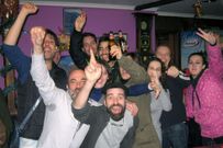 Celebraci�n en el bar Marcelino del gordo del Ni�o de 2014. 